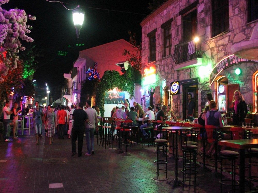 Is Marmaris good for nightlife?