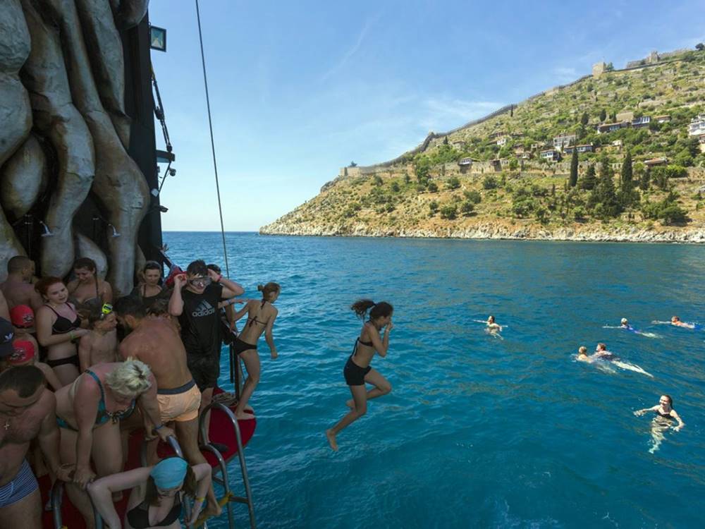Alanya Pirate Boat Tours