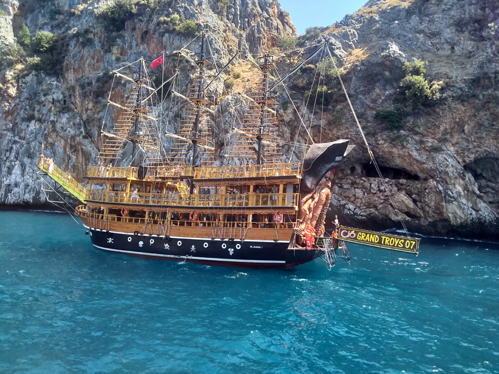 Alanya Pirate Boat Tours