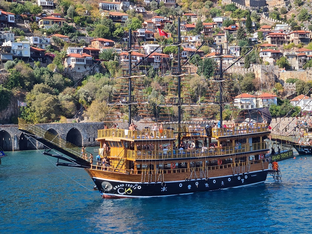 Alanya Pirate Boat Tours