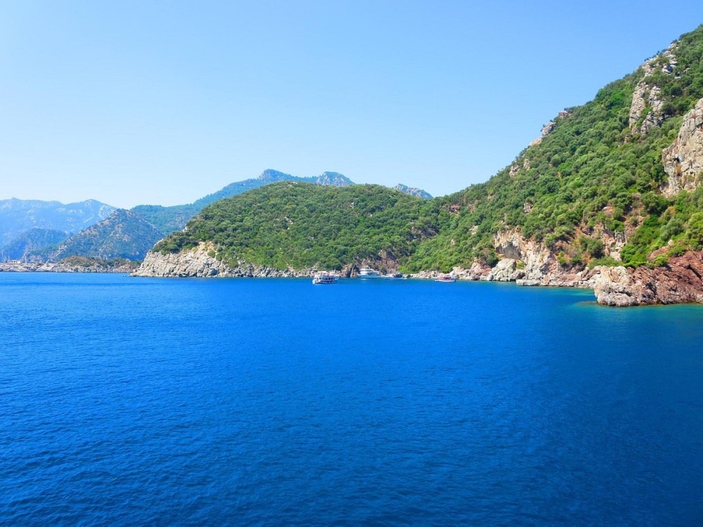 A Guide to Marmaris’s Stunning Beaches: Where to Swim, Sunbathe, and Snorkel