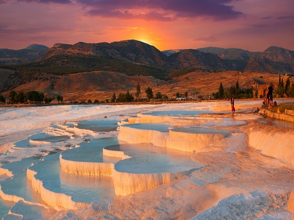 Can you bathe in Pamukkale ?