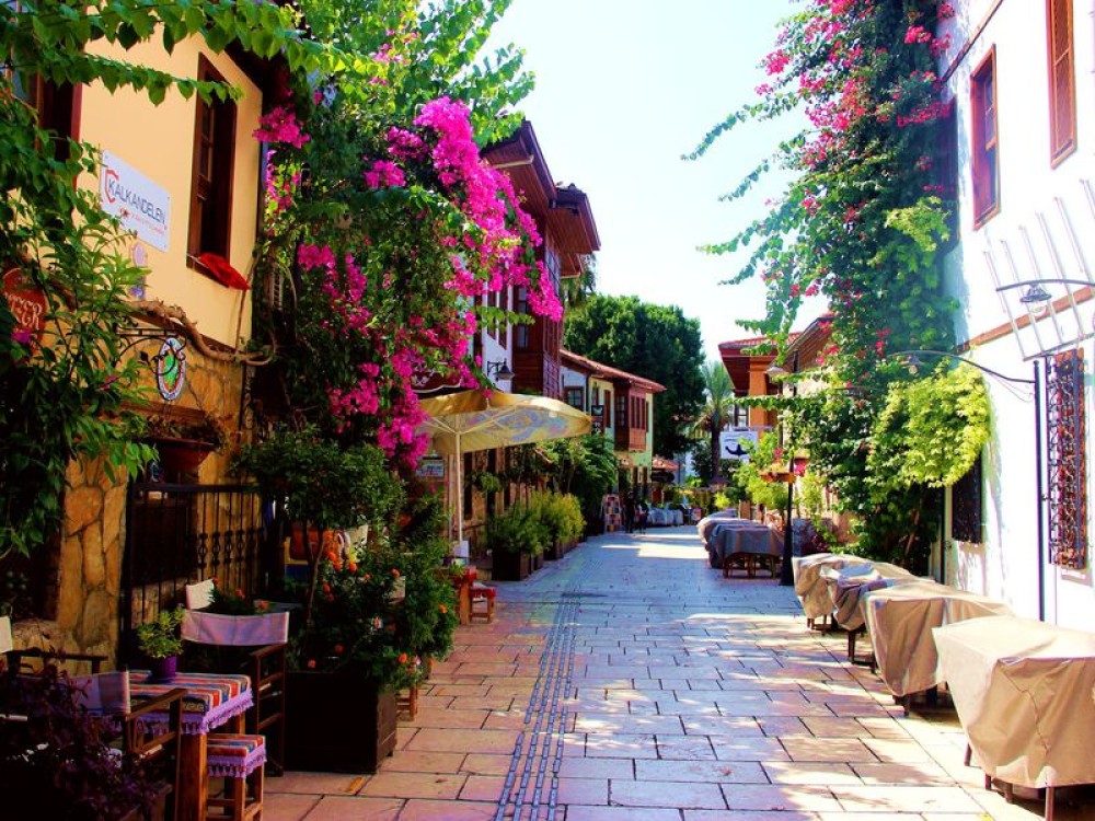 Is Antalya worth visiting ?