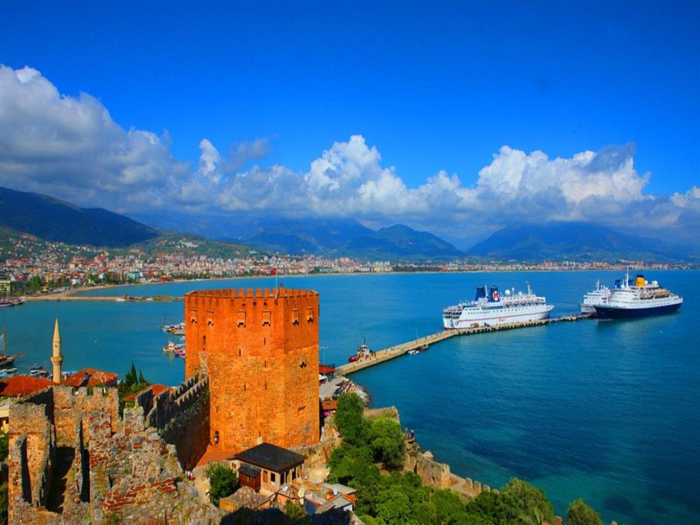 Which is better Antalya or Alanya?