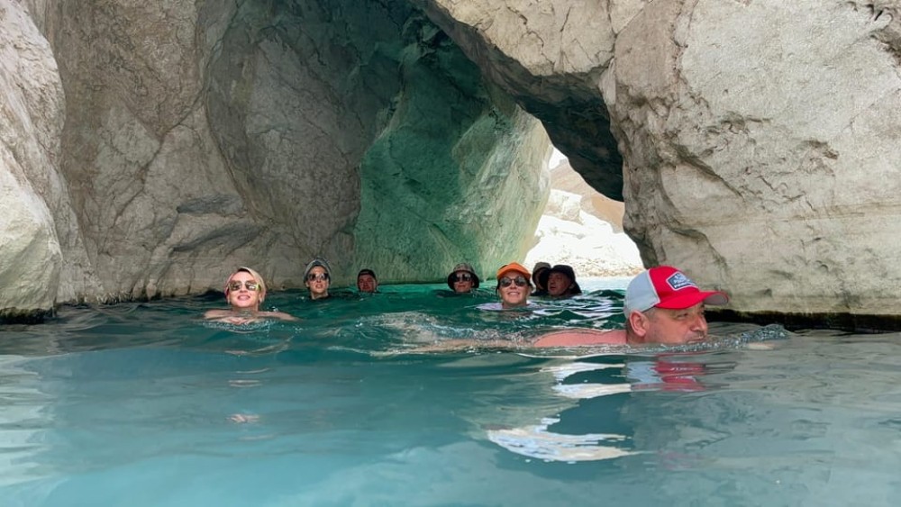 Muscat: Wadi Bani Khalid Oasis & Oman Desert Tour | ®ExcursionMania