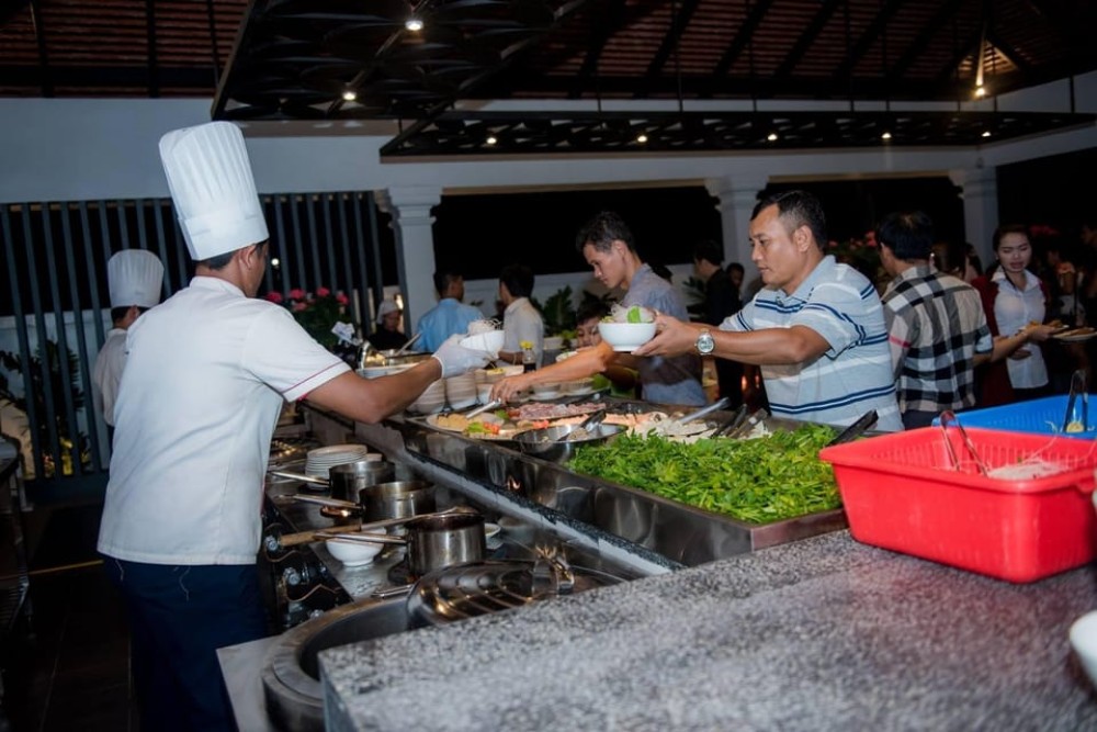 Apsara Traditional Dances & Local Buffet with Tuk-Tuk Ride | ®ExcursionMania
