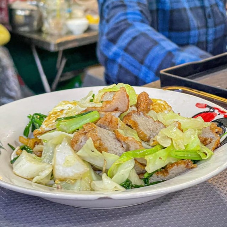 Street Food Tour And Phare Circus With Tuk-Tuk Transfers | ®ExcursionMania