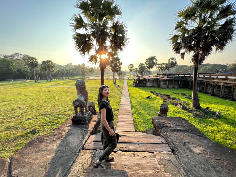Explore Angkor Sunrise Small-Group Tour & Tonle Sap Sunset | ®ExcursionMania
