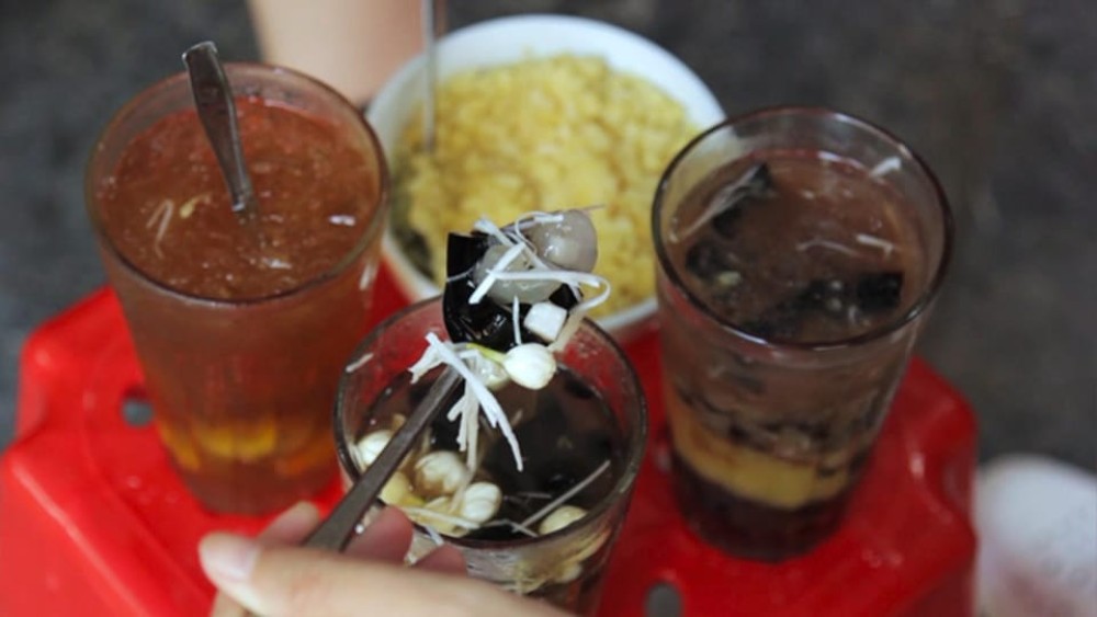 Hanoi: Small-Group Street Food Walking Tour | ®ExcursionMania