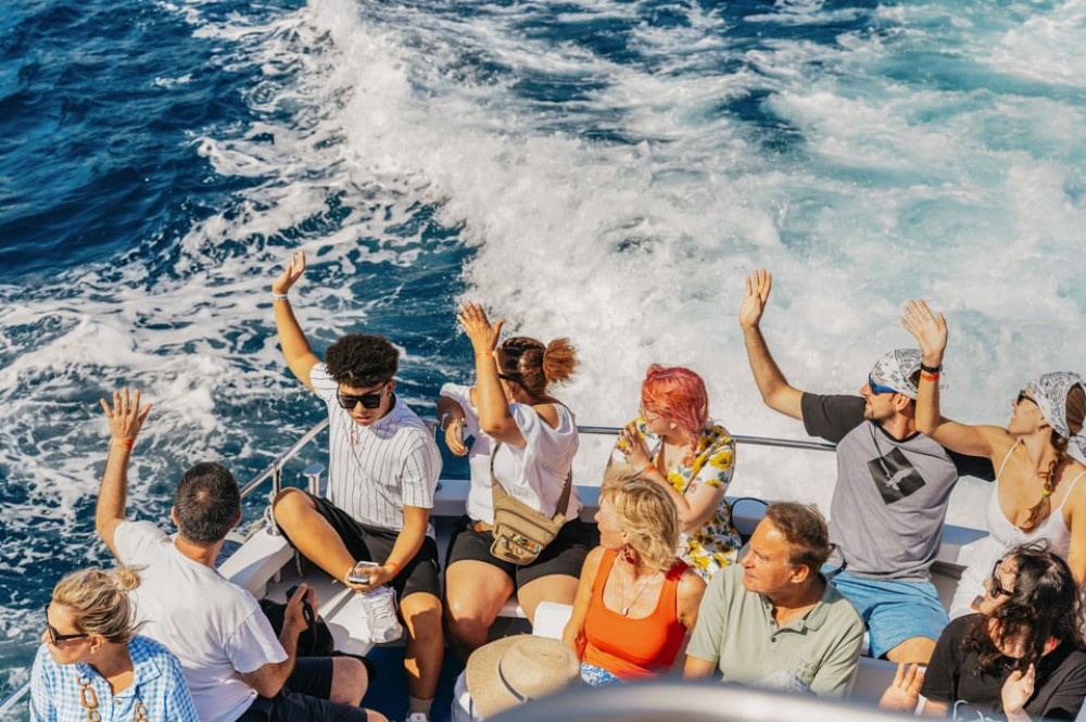 From Naples: Gulf of Naples & Capri Sightseeing Boat Tour | ®ExcursionMania