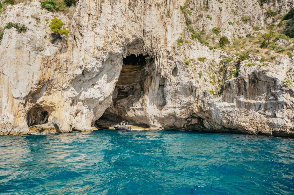 From Naples: Gulf of Naples & Capri Sightseeing Boat Tour | ®ExcursionMania