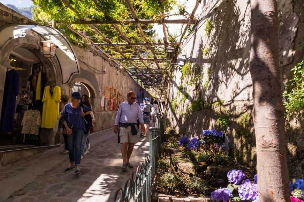 Minibus Tour from Naples: Sorrento, Amalfi and Positano | ®ExcursionMania