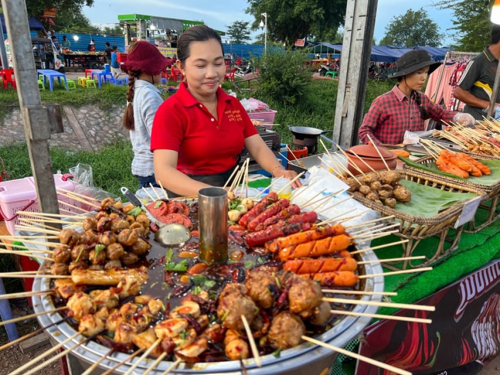 Siem Reap: Street Food Experience by Tuk-Tuk | ®ExcursionMania