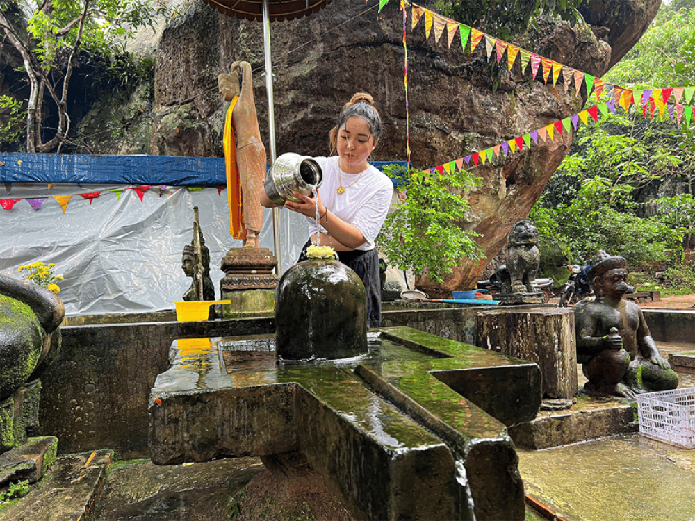 Siem Reap: Kulen Mountain Small Group Tour with Picnic Lunch | ®ExcursionMania