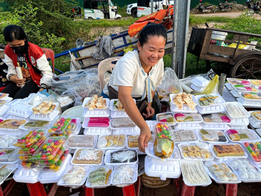 Siem Reap: Tonle Sap and Kampong Phluk Tour with Street Food | ®ExcursionMania
