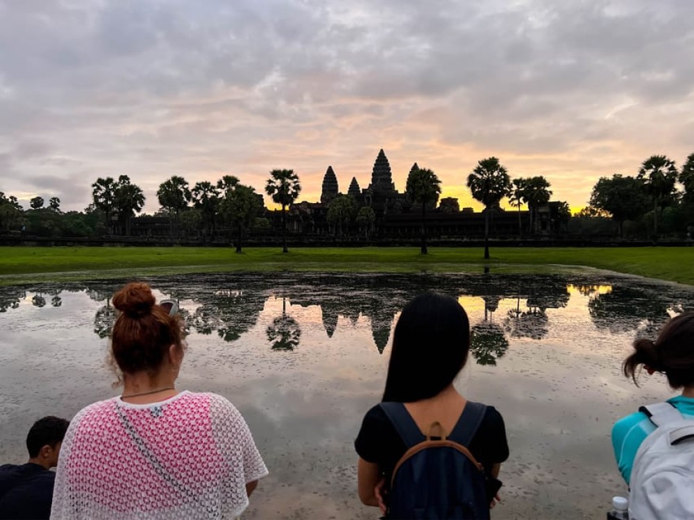 Angkor Wat Sunrise Small-Group Tour & Tonle Sap Boat Sunset | ®ExcursionMania
