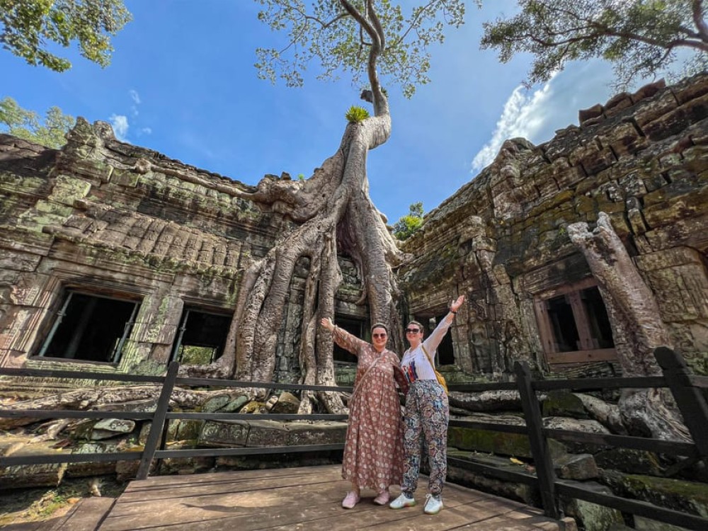 Angkor Wat Sunrise Small-Group Tour & Tonle Sap Boat Sunset | ®ExcursionMania
