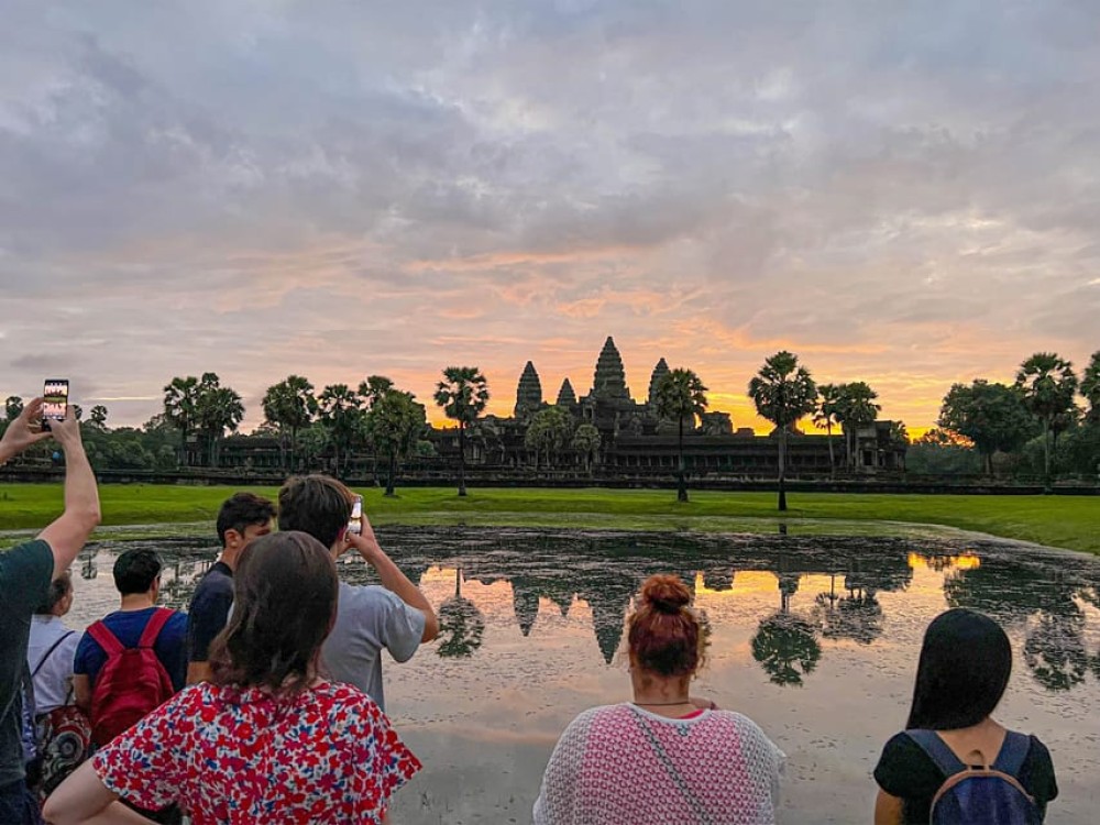 Angkor Wat Sunrise Small-Group Tour & Tonle Sap Boat Sunset | ®ExcursionMania