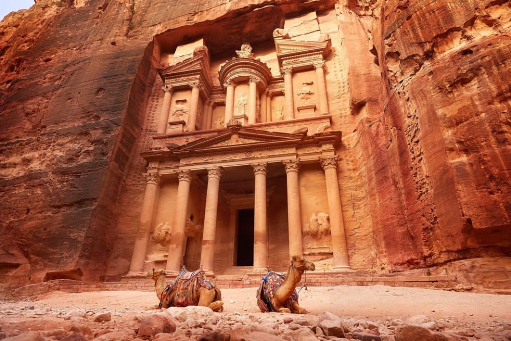 From Amman: Petra and Dead Sea Private Day Tour | ®ExcursionMania