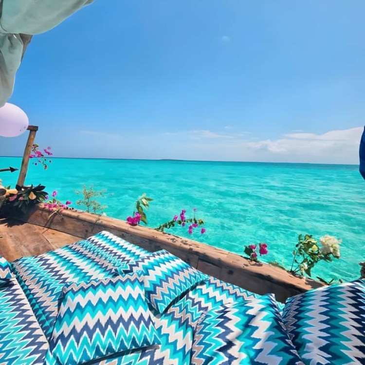 Zanzibar Safari blue: Snorkeling & Sandbank Tour With Lunch | ®ExcursionMania