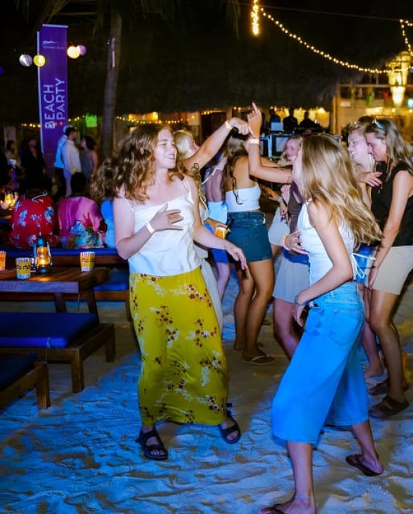 Zanzibar: Kendwa Full Moon Party Round-Trip Transfer | ®ExcursionMania