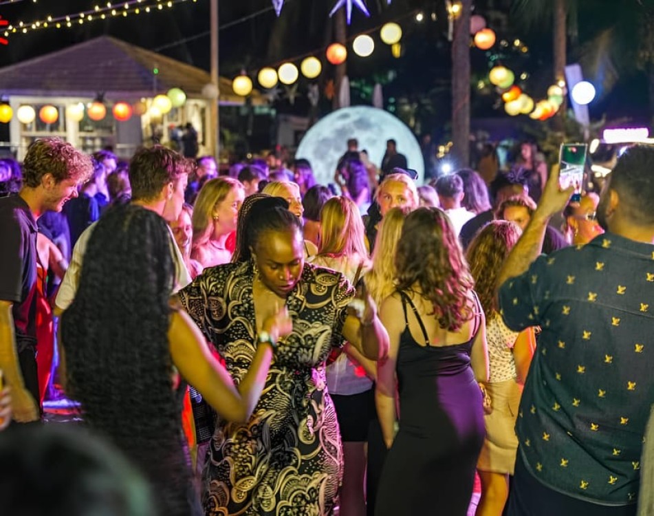 Zanzibar: Kendwa Full Moon Party Round-Trip Transfer | ®ExcursionMania