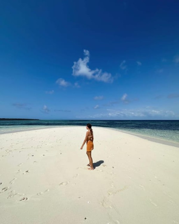 Pungume beach, sandbank BBQ and snorkeling | ®ExcursionMania