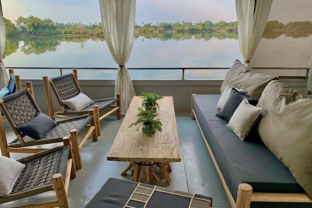 Boat Cruise : Luxury Sunset Cruise on The Zambezi Explorer | ®ExcursionMania