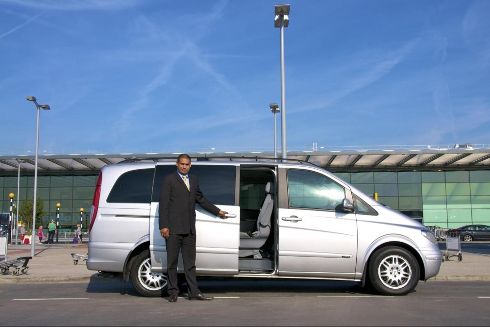 Transfer Airport - Hotel - Airport | ®ExcursionMania