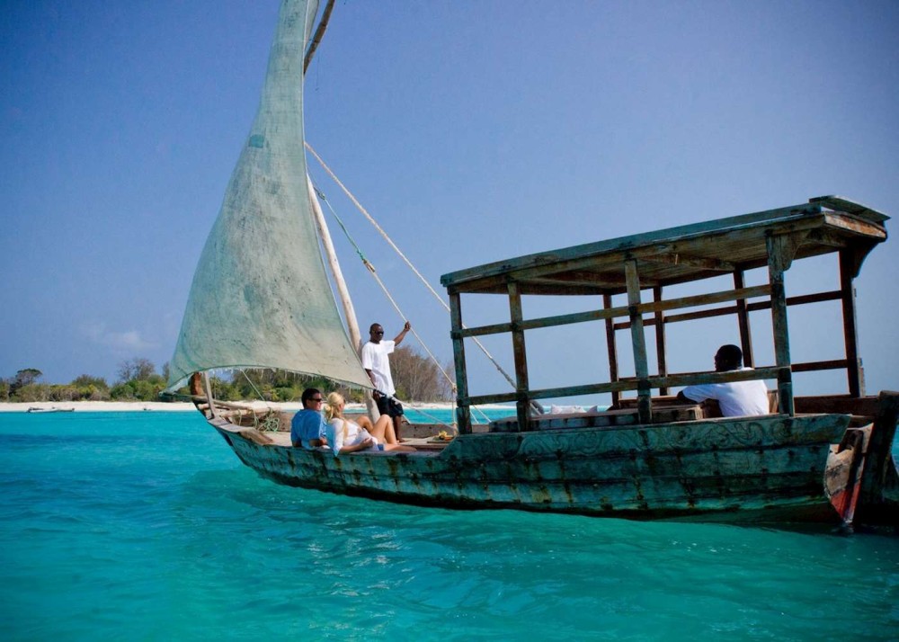 Zanzibar: Mnemba Boat Trip Dolphins Adventure trip | ®ExcursionMania