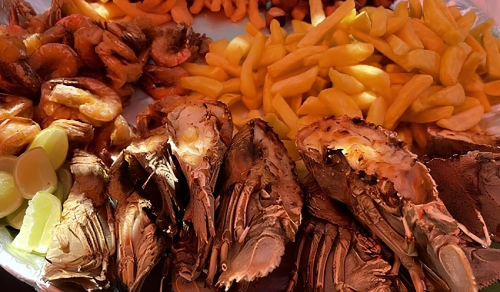 From Paje/Jambian: Safari Blue Snorkelling with Lunch | ®ExcursionMania