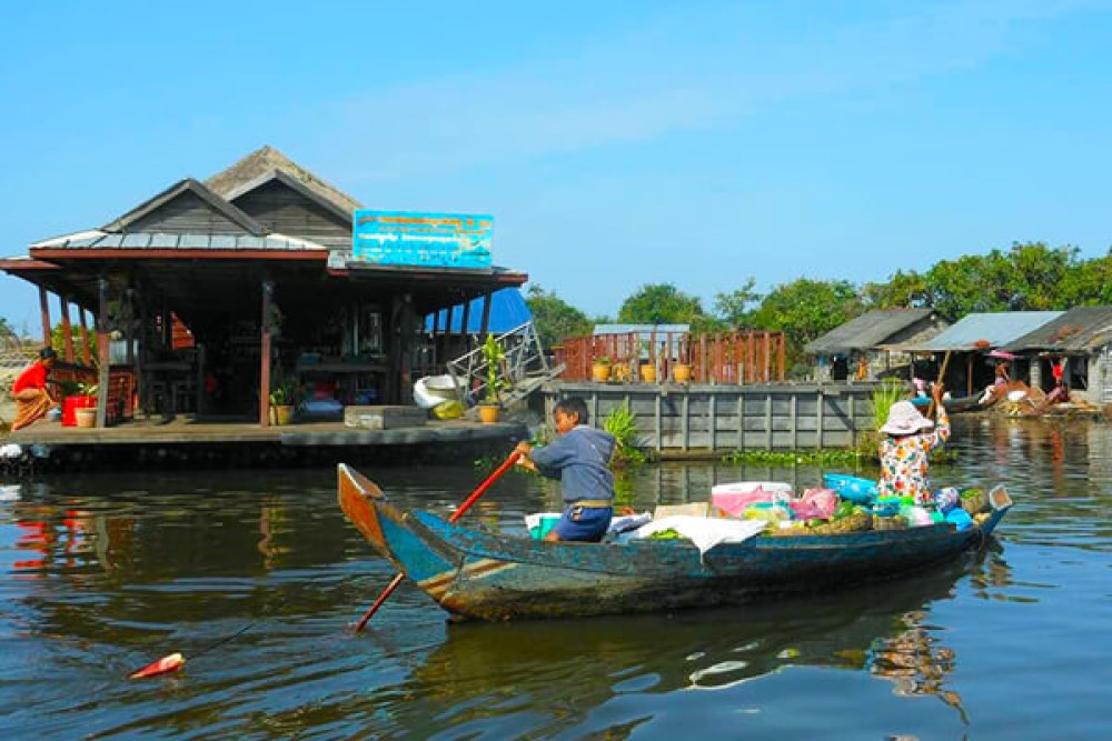Angkor Wat: 2-Day Sunrise and Floating Village Tour | ®ExcursionMania