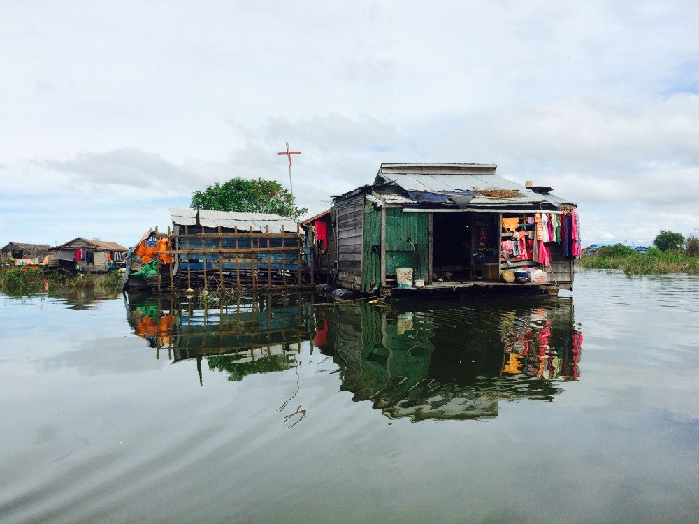 Angkor Wat: 2-Day Sunrise and Floating Village Tour | ®ExcursionMania