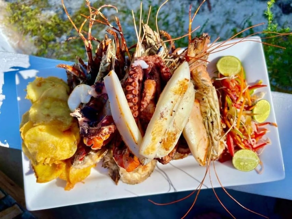 Blue Lagoon, Starfish Tour, The Rock, Kuza Cave, Paje Beach | ®ExcursionMania