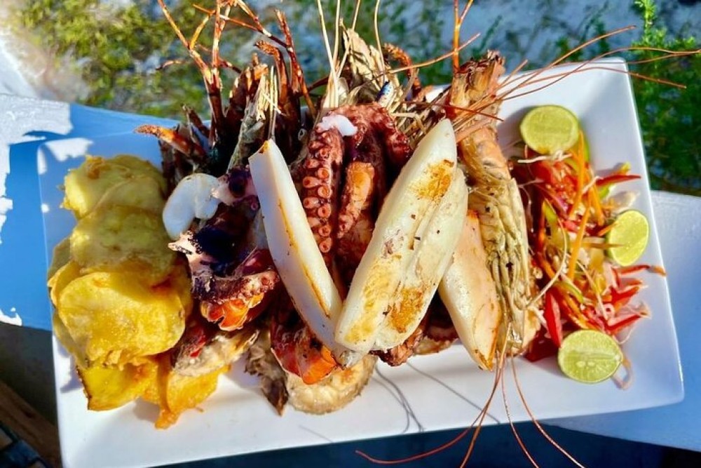 Kuza Cave, Starfish, Blue Lagoon, The Rock, Jozani Forest | ®ExcursionMania