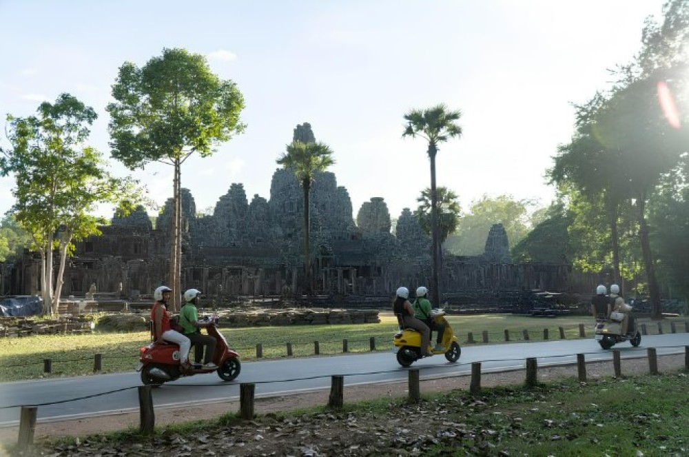 Siem Reap: Angkor Twilight & Boat Vespa Adventure | ®ExcursionMania