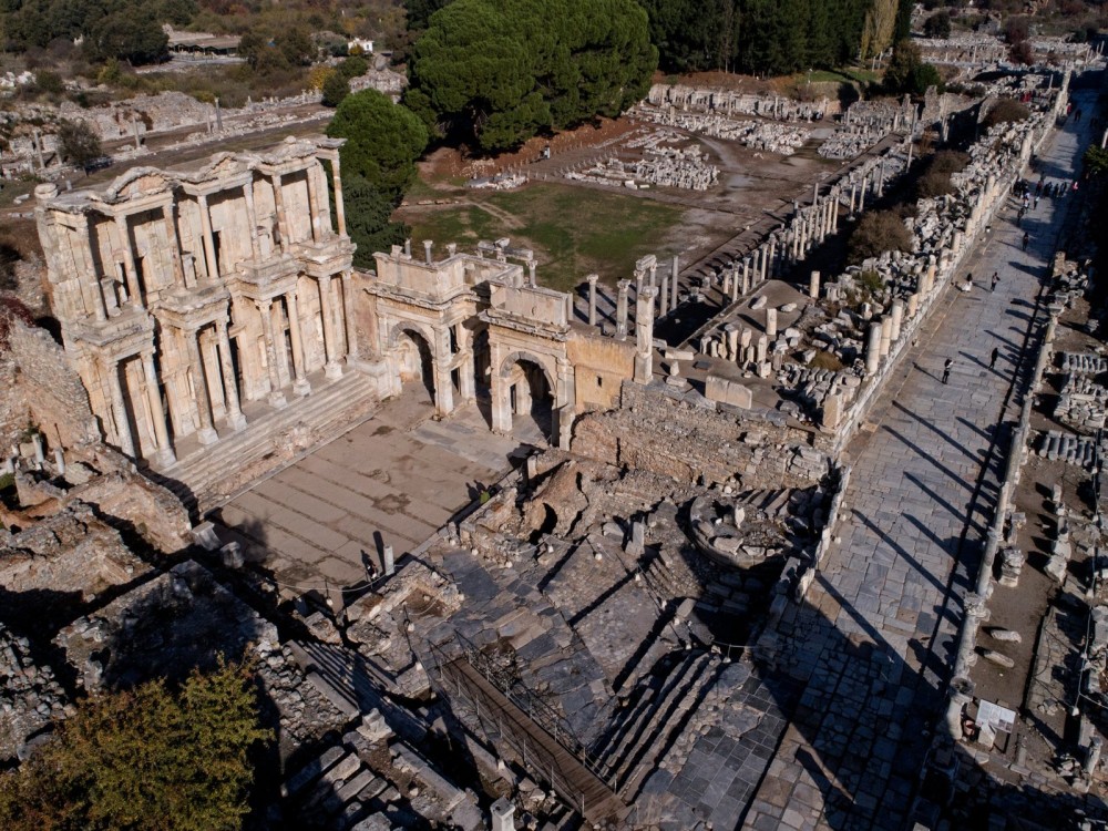 From Izmir to Ephesus: A Guided Historical Experience | ®ExcursionMania