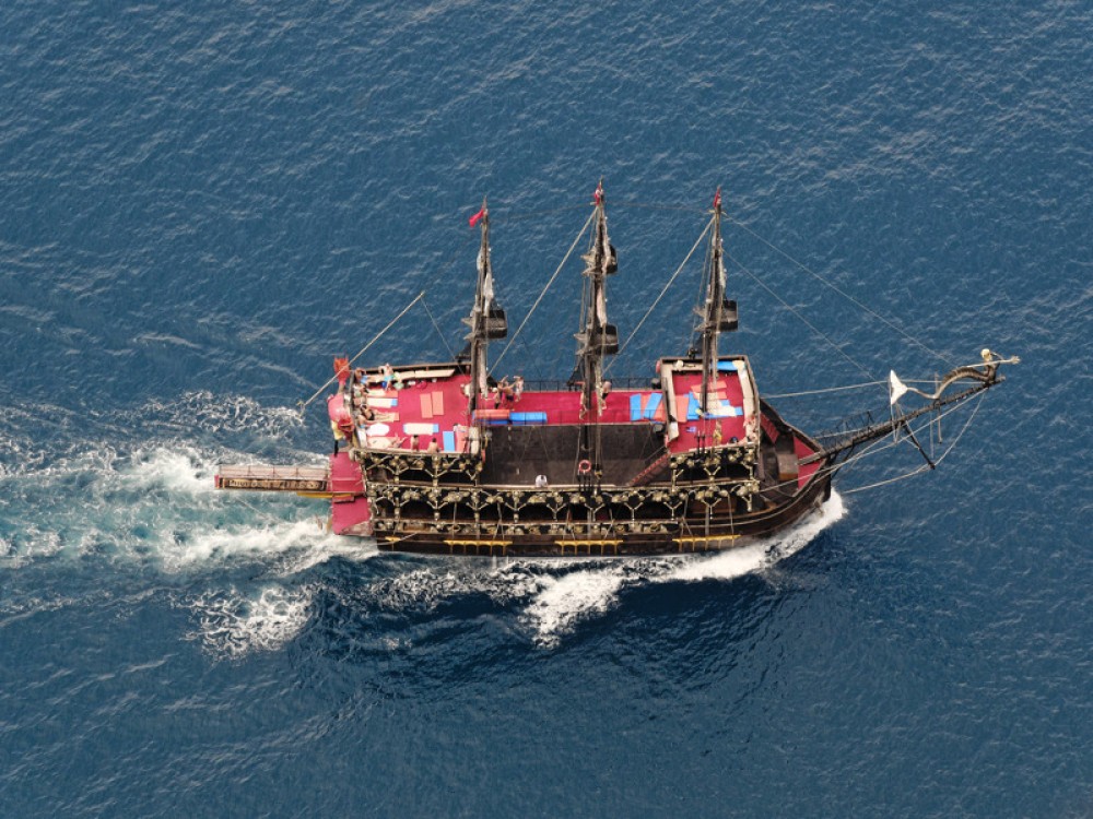 Antalya: Kemer Pirate Boat Trip with Hotel Transfer and BBQ Lunch | ®ExcursionMania