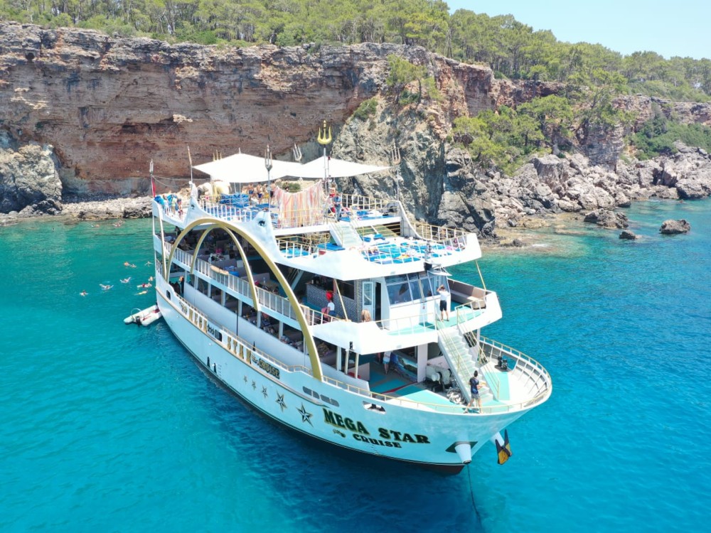 Antalya: Kemer Mega Star Boat Trip with Hotel Transfer | ®ExcursionMania