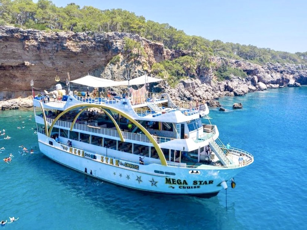 Antalya: Kemer Mega Star Boat Trip with Hotel Transfer | ®ExcursionMania