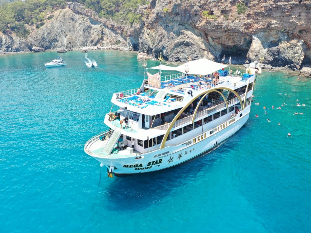 Antalya: Kemer Mega Star Boat Trip with Hotel Transfer | ®ExcursionMania