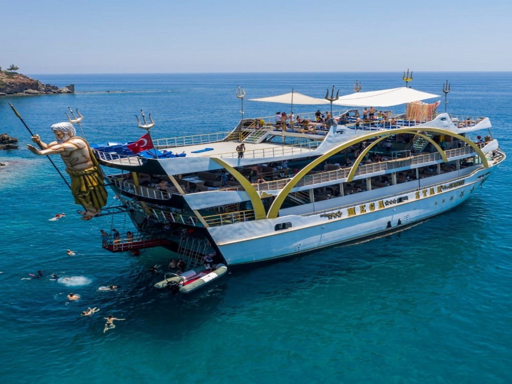 Antalya: Kemer Mega Star Boat Trip with Hotel Transfer | ®ExcursionMania