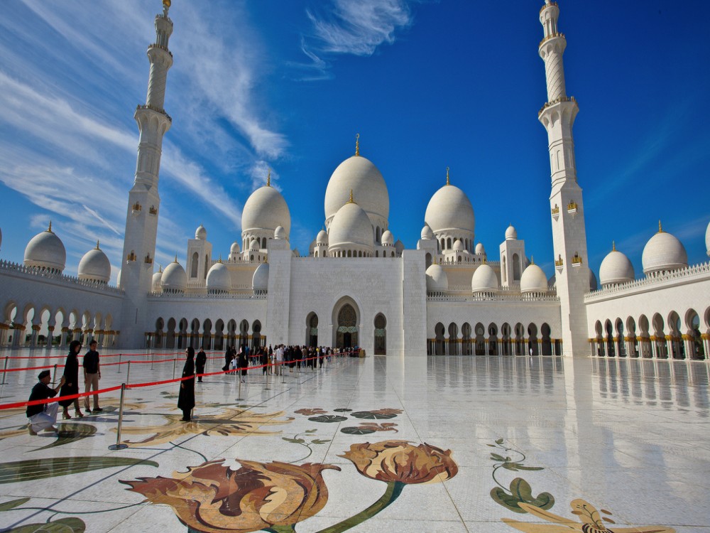 From Dubai: Abu Dhabi Grand Mosque & Louvre Museum Full-Day | ®ExcursionMania