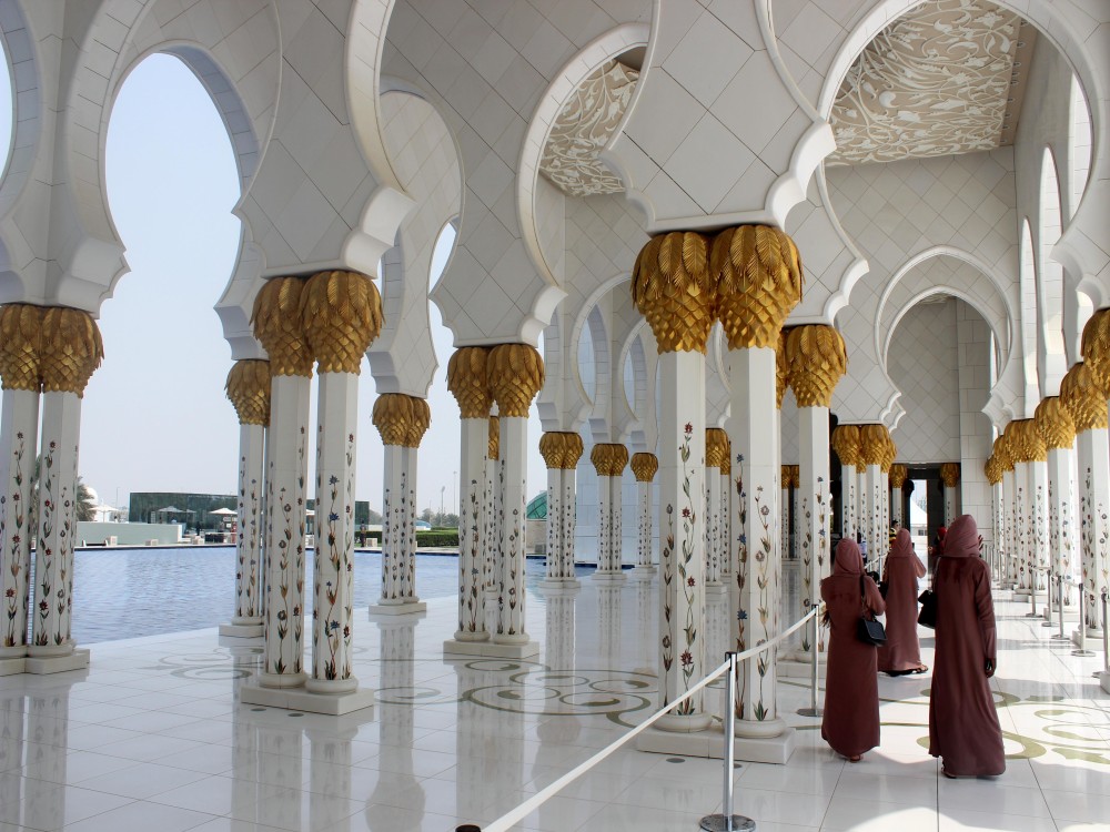 From Dubai: Abu Dhabi Grand Mosque & Louvre Museum Full-Day | ®ExcursionMania