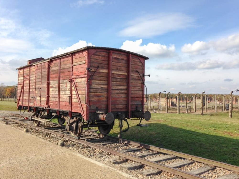 Auschwitz & Wieliczka Salt Mine: A Full Day of History and Reflection | ®ExcursionMania