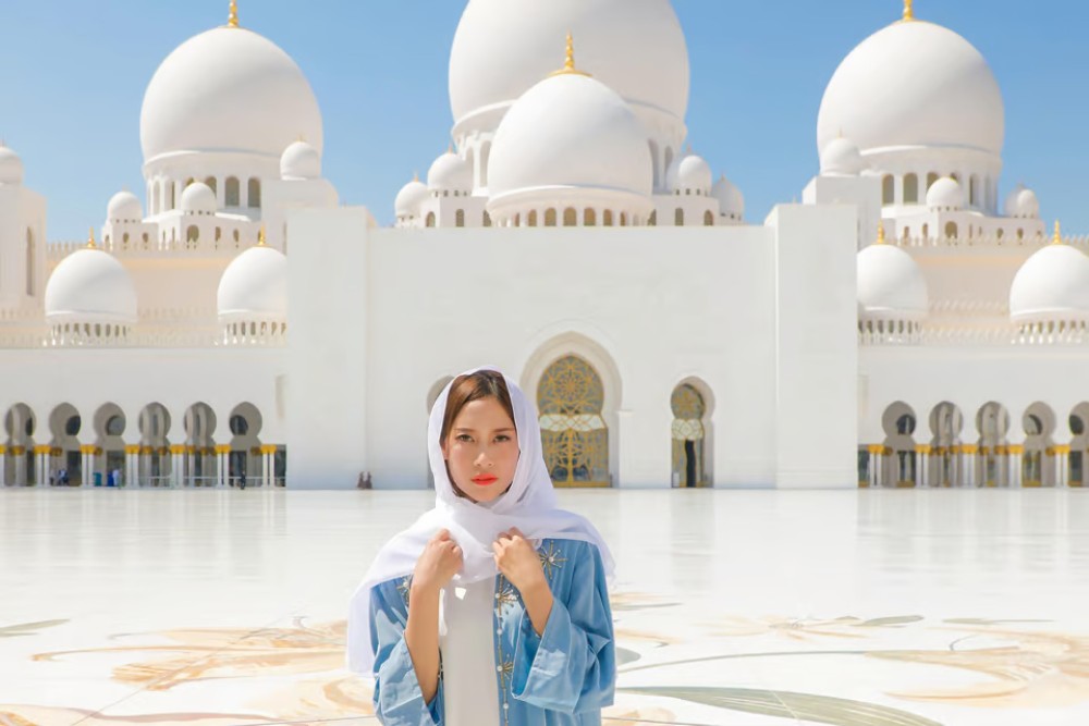 Half-Day Abu Dhabi Guided Tour With Airport & Port Pickup | ®ExcursionMania