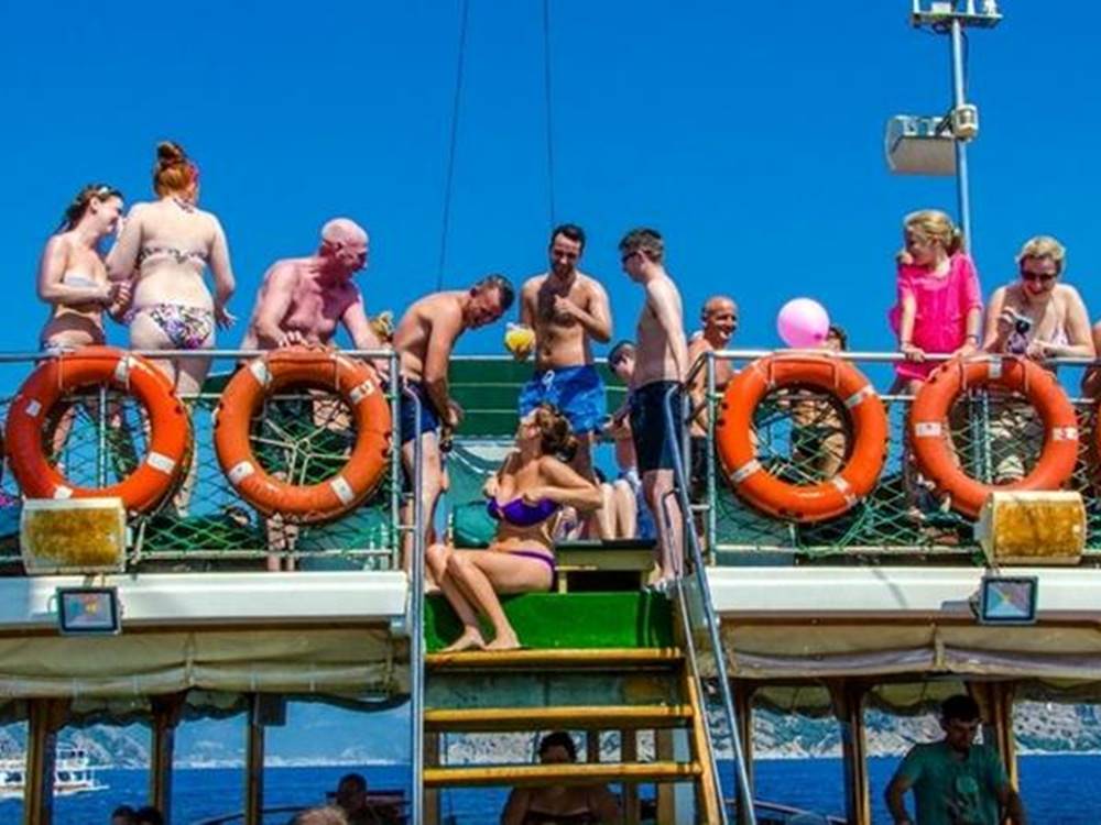 Icmeler Mega Diana Boat Trip /Ultra All Inclusive | ®ExcursionMania