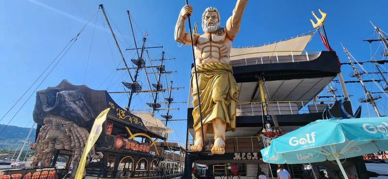 Antalya: Kemer Mega Star Boat Trip with Hotel Transfer | ®ExcursionMania
