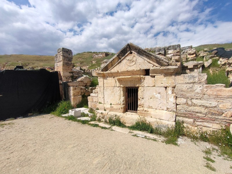 From Antalya: Full-Day Pamukkale & Hierapolis Tour w/Lunch | ®ExcursionMania